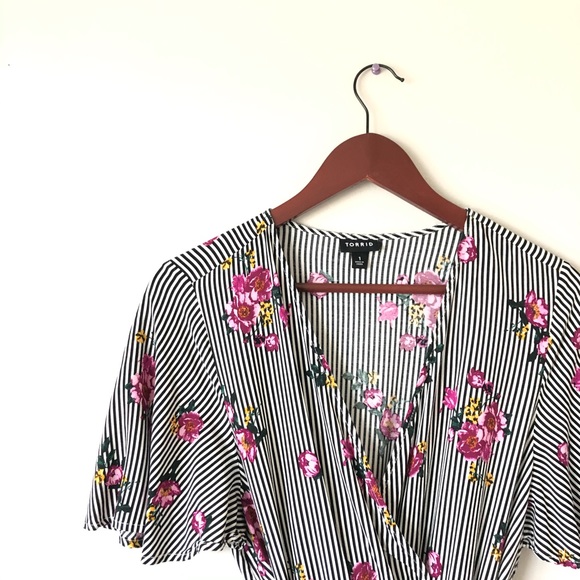 Torrid Floral Stripe Challis Wrap Dress Size One - Picture 5 of 13
